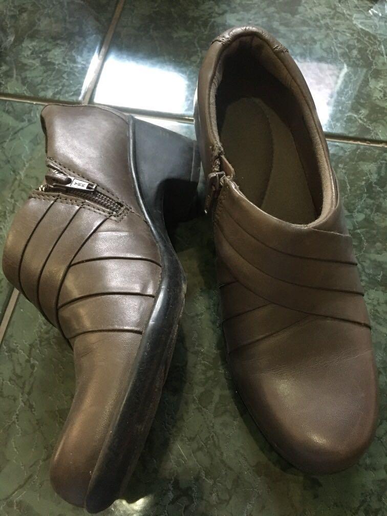 grey clarks boots