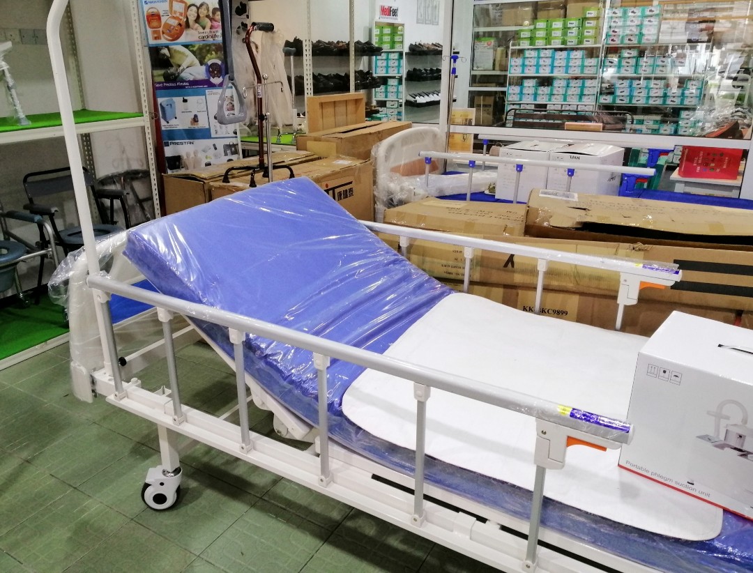 Hospital Bed (Used like New) Kota Kinabalu, Furniture & Home Living