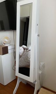 (Category: ) located in . Submitted by estherchil (Listing ID 1090064593, Image 1). Description: .