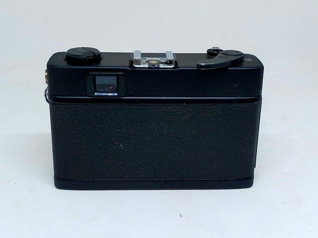 konica c35 flashmatic (Category: Cameras) located in Manila. Submitted by ultimogizmos (Listing ID 1090134650, Image 2). Description: konica c35 flashmatic selling as is not tested for repair or display not neg wag makulit.