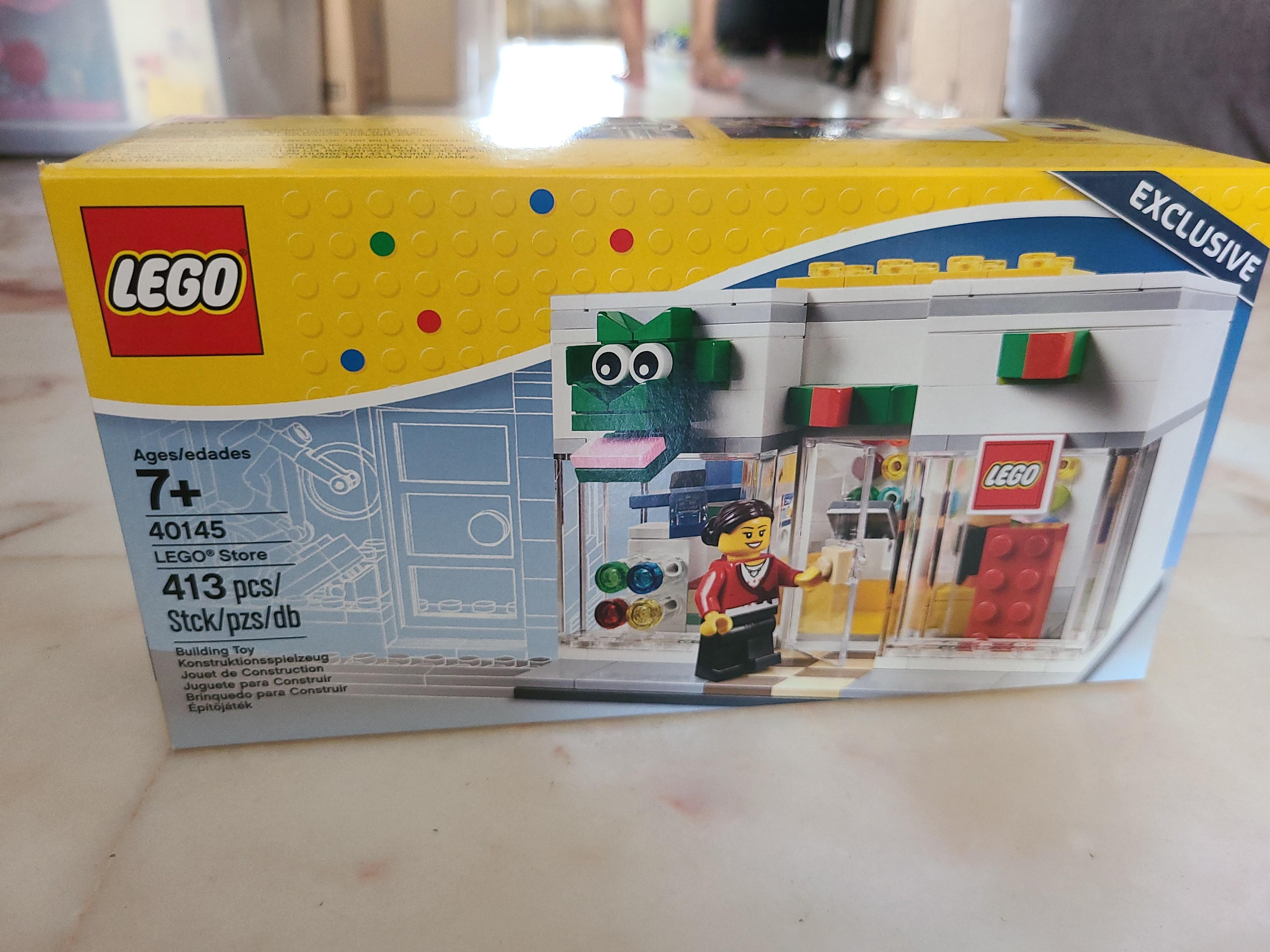 Lego 40145 lego store, Hobbies & Toys, Toys & Games on Carousell
