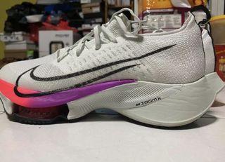 Nike Air Zoom Tempo Next%