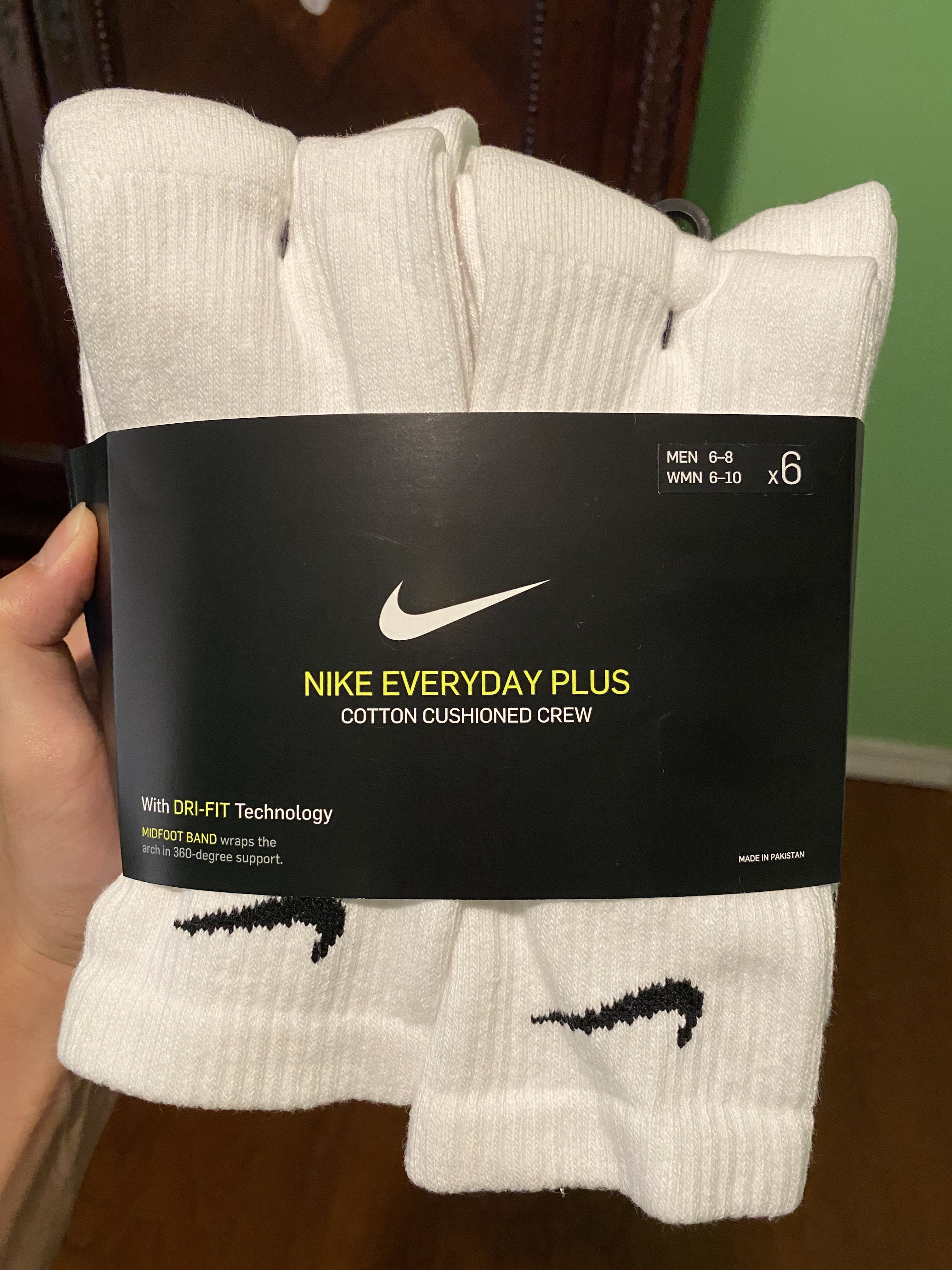 Escuchando moderadamente Supermercado Nike Everyday Plus Cotton Cushioned Crew Socks (6-pack), Men's Fashion,  Watches & Accessories, Socks on Carousell