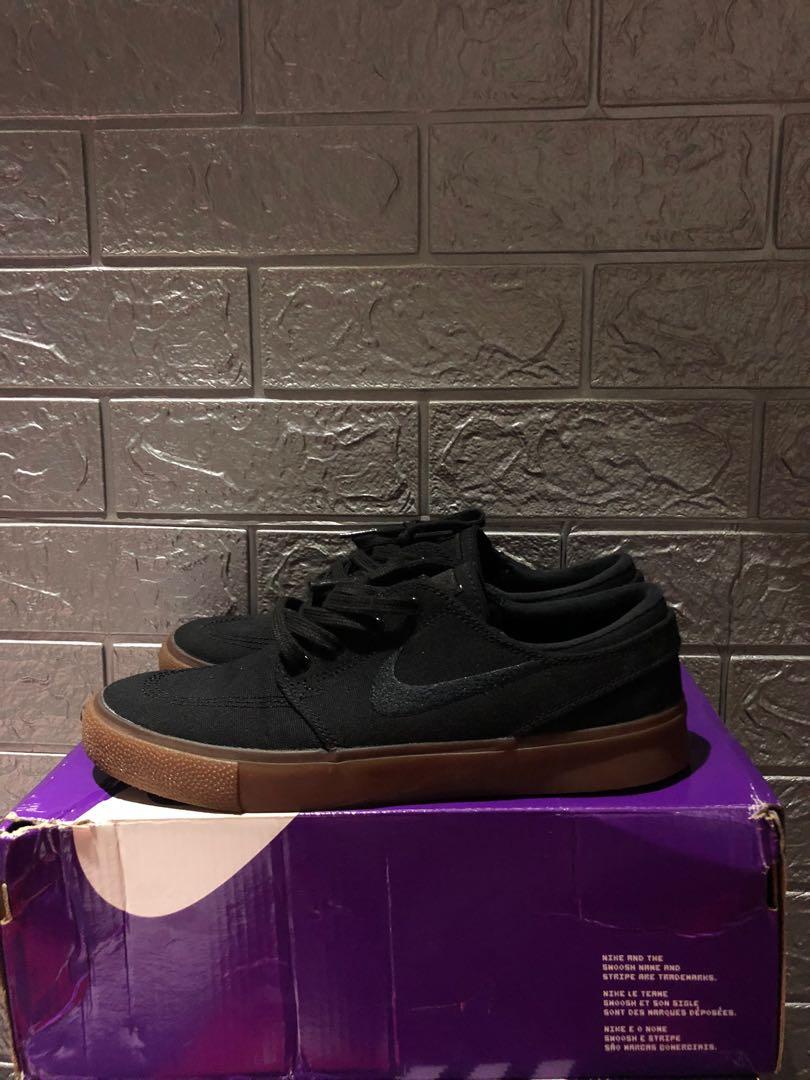 Black janoski gum sole sale