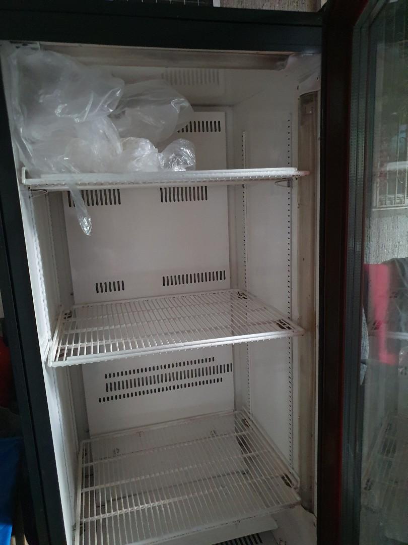 Refurbished Coke Chiller (Category: Refrigerators and Freezers) located in Binan City. Submitted by the.preloved.hub (Listing ID 1090139564, Image 3). Description: Selling refurbished coke chiller. bought for 13,000. maayos ang parts, lumalamig naman you just need a good technician para mag check ng maayos kasi tumitigil siya.