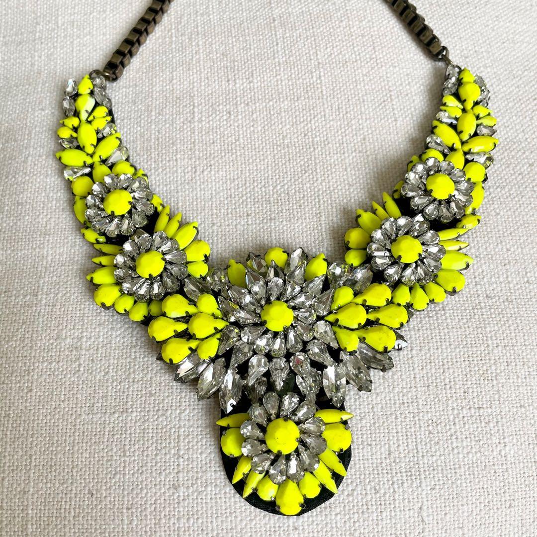 Bright statement necklace top
