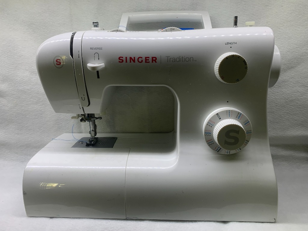 Singer Tradition 2282 - Sewing machine