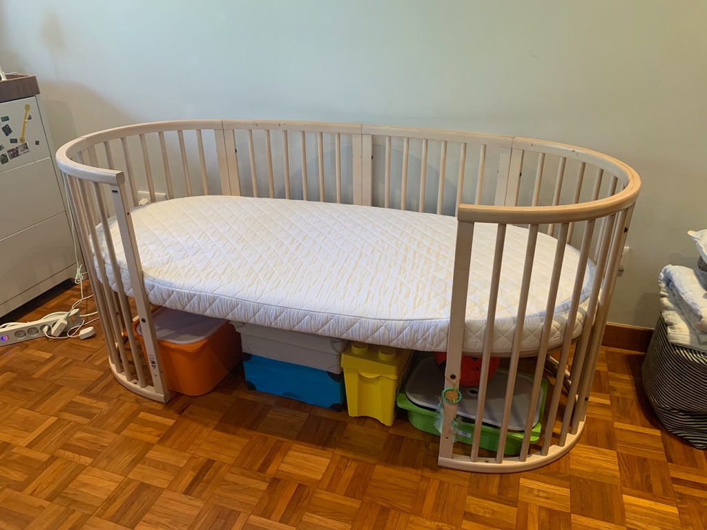 Stokke Sleepi Cot / Bed / Junior Extention _WHOLE SET, Babies & Kids