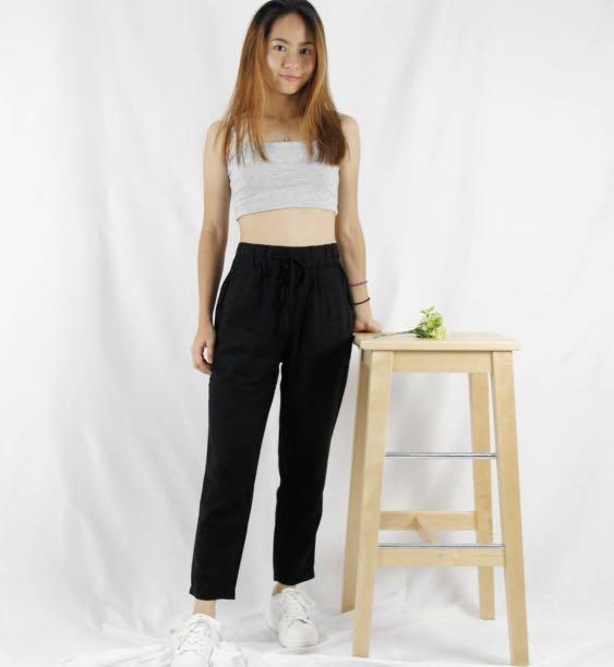 SWB Black Basic Pants (Category: Other Bottoms) located in Singapore. Submitted by kris1602 (Listing ID 1090131957, Image 1). Description: Brand new very nice piece but bought the wrong size Normal Mail available .