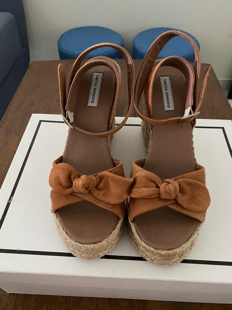 Tabitha hot sale simmons wedges