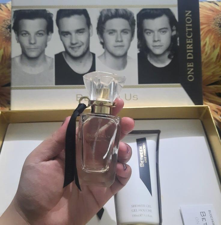 Between us one direction set sales