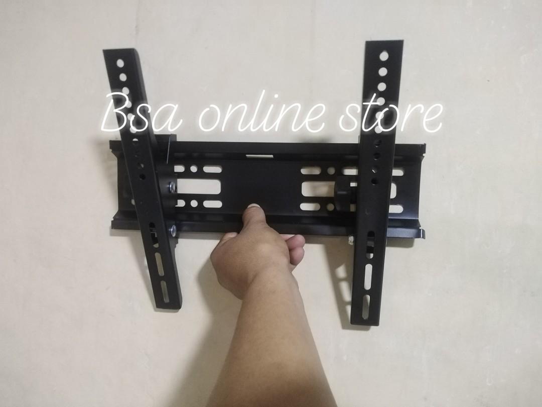 TV TILT wall mount bracket (Category: TV Parts & Accessories) located in Quezon City. Submitted by smithwarren46 (Listing ID 1090026823, Image 3). Description: Brandnew P250 #tvwallbracket TILT wall mount bracket size 15"-42" Easy to install. Load capacity 30kg With free screws and tocks. Pick up lagro Q.c or via delivery service rider po.More item for sale.. like or follow my page #BSAonlinestore https://www.facebook.com/BSA-online-store-1040634