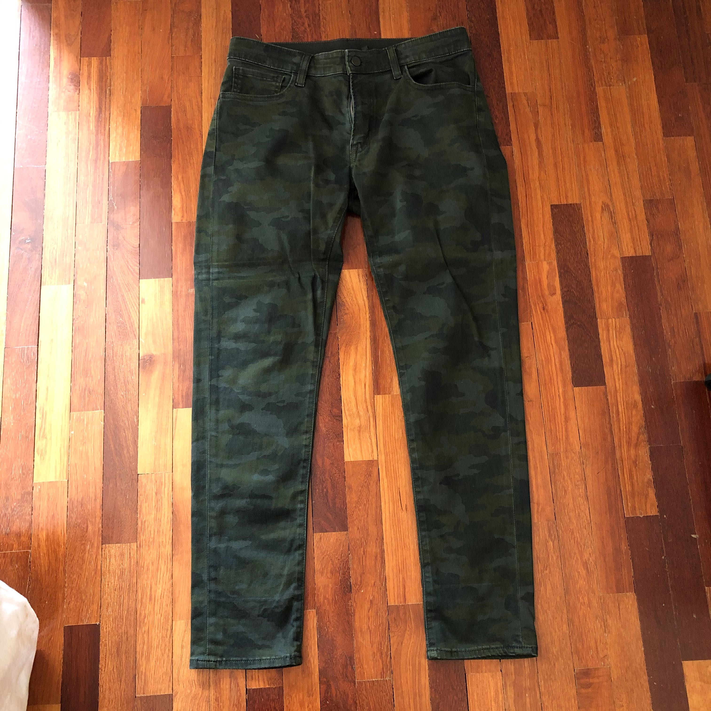 Uniqlo deals camouflage pants