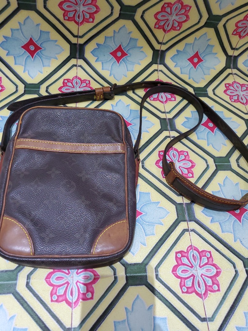 Vintage Louis Vuitton sling bag, Luxury 