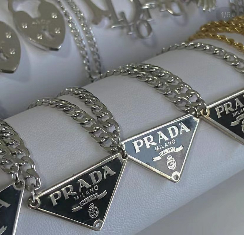 white reworked prada logo necklace/ kette | Kaufen auf Ricardo