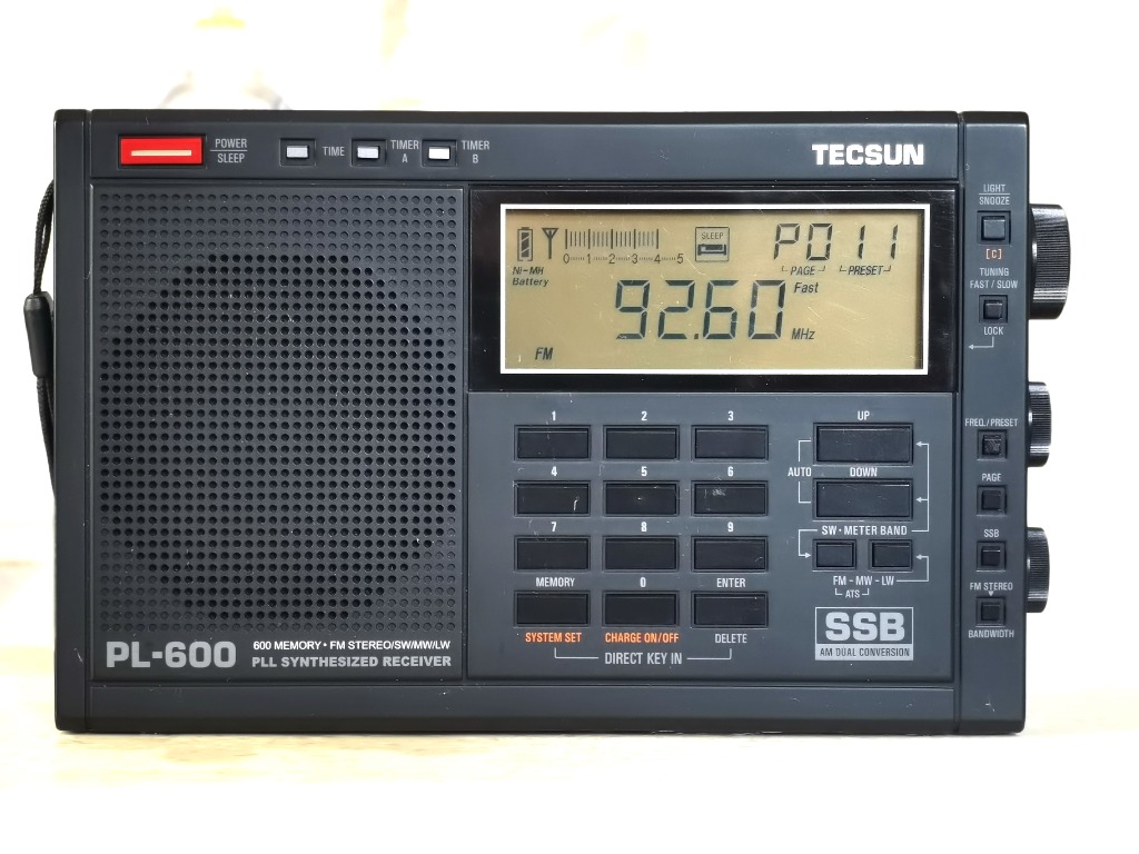 德生收音機 TECSUN PL-600 RADIO RECEIVER, 音響器材, 可攜式音響設備 - Carousell