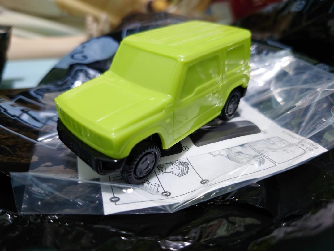 日本麥當勞限定 Tomica Suzuki Jimny + 86, 興趣及遊戲, 收藏品及紀念品, 明星周邊 on Carousell