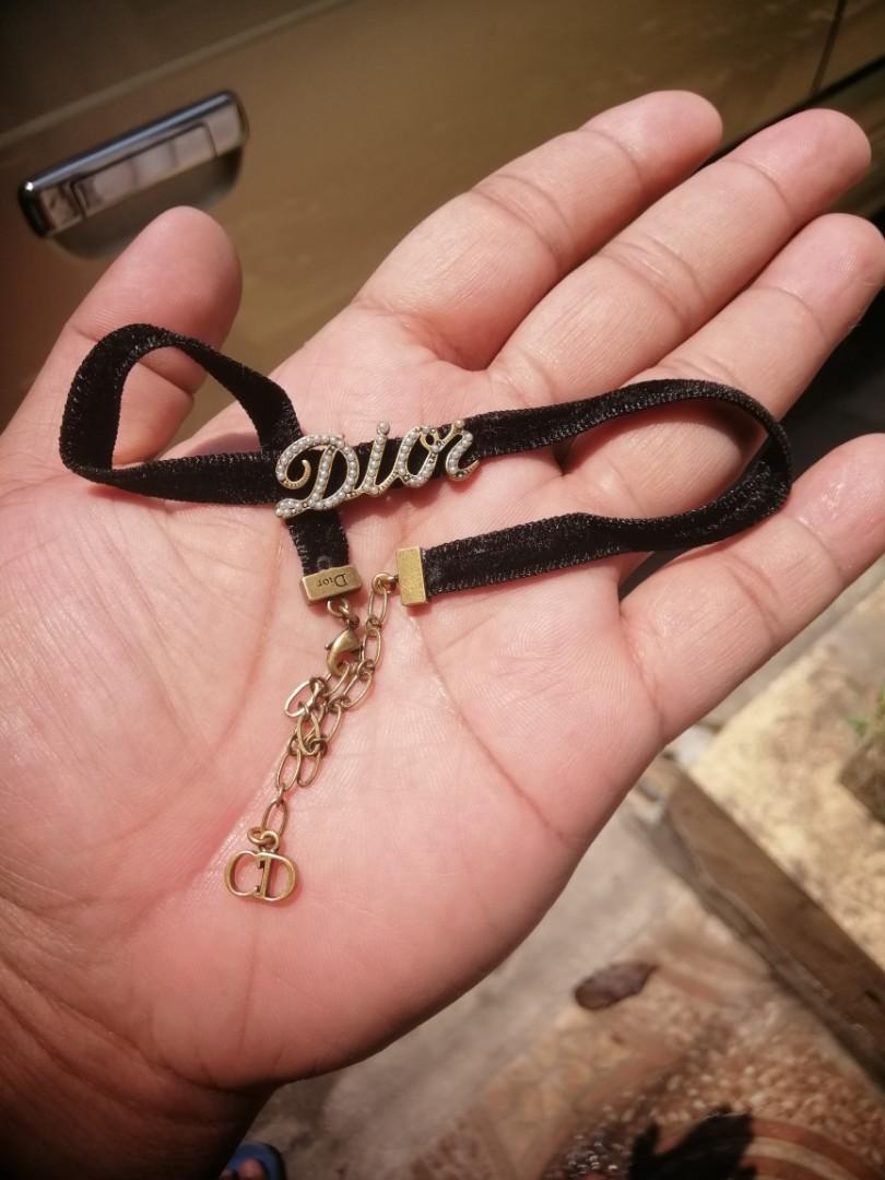 Authentic CHRISTIAN DIOR ladies choker (Category: Necklaces) located in Manila. Submitted by deejaymoh (Listing ID 1090432492, Image 1). Description: Authentic CHRISTIAN DIOR choker Necklace No issue Cop or cod.