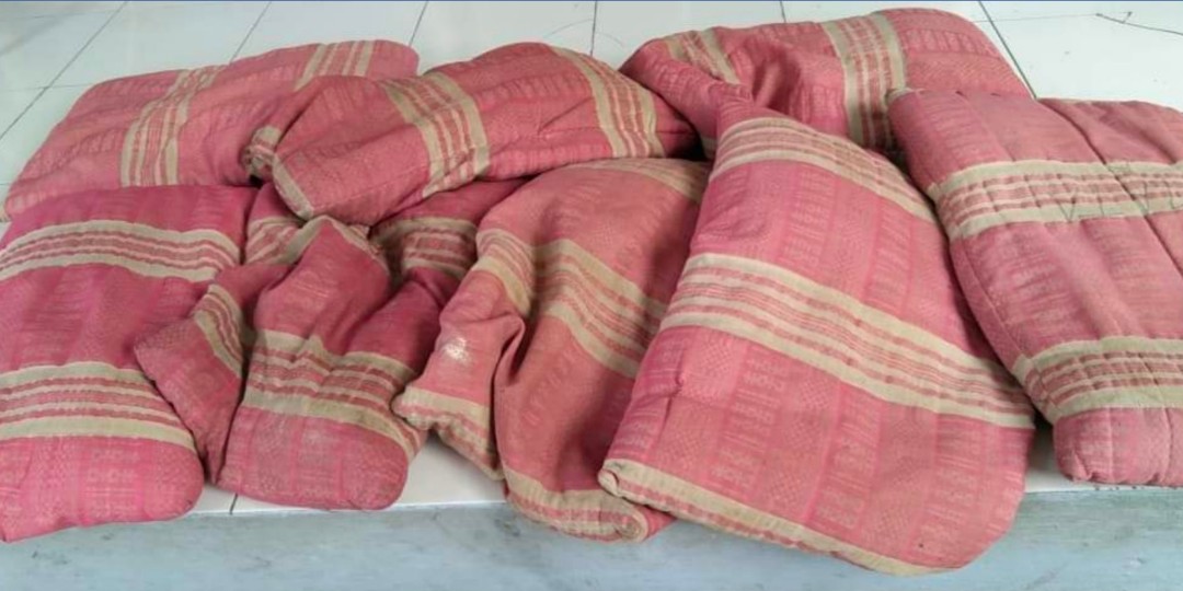 Bantal Kapuk Bekas Satu Set Bantal Kapuk Guling Kapuk Perlengkapan Rumah 772640732 Kasur Kapuk Menggunakan Buah Randu Sehingga Kasur Kapuk Dapat Menyerap Hawa Panas