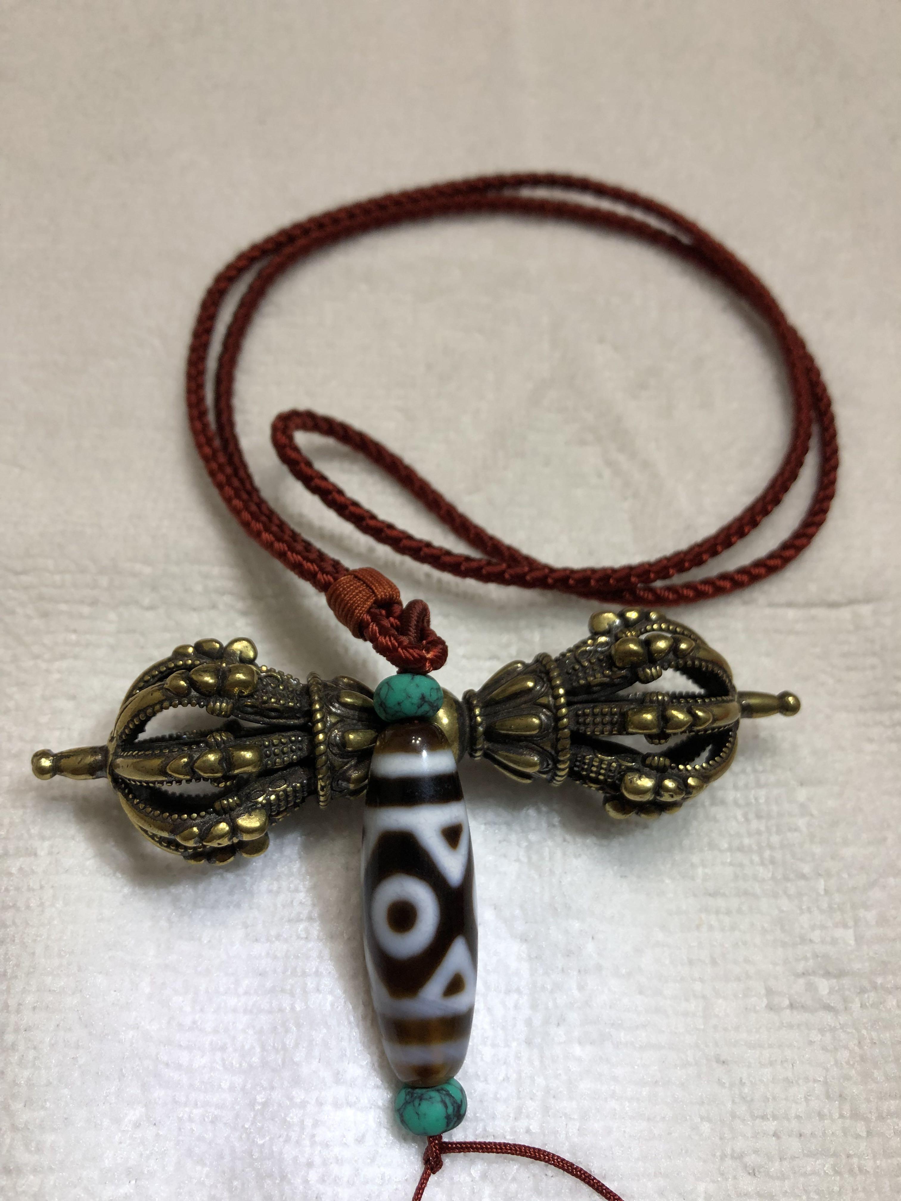 DZI Beads- 西藏火拱金刚虎牙三眼天珠, Women's Fashion, Jewelry