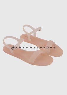 (Category: ) located in . Submitted by mamedwardrobe (Listing ID 1090284481, Image 1). Description: .