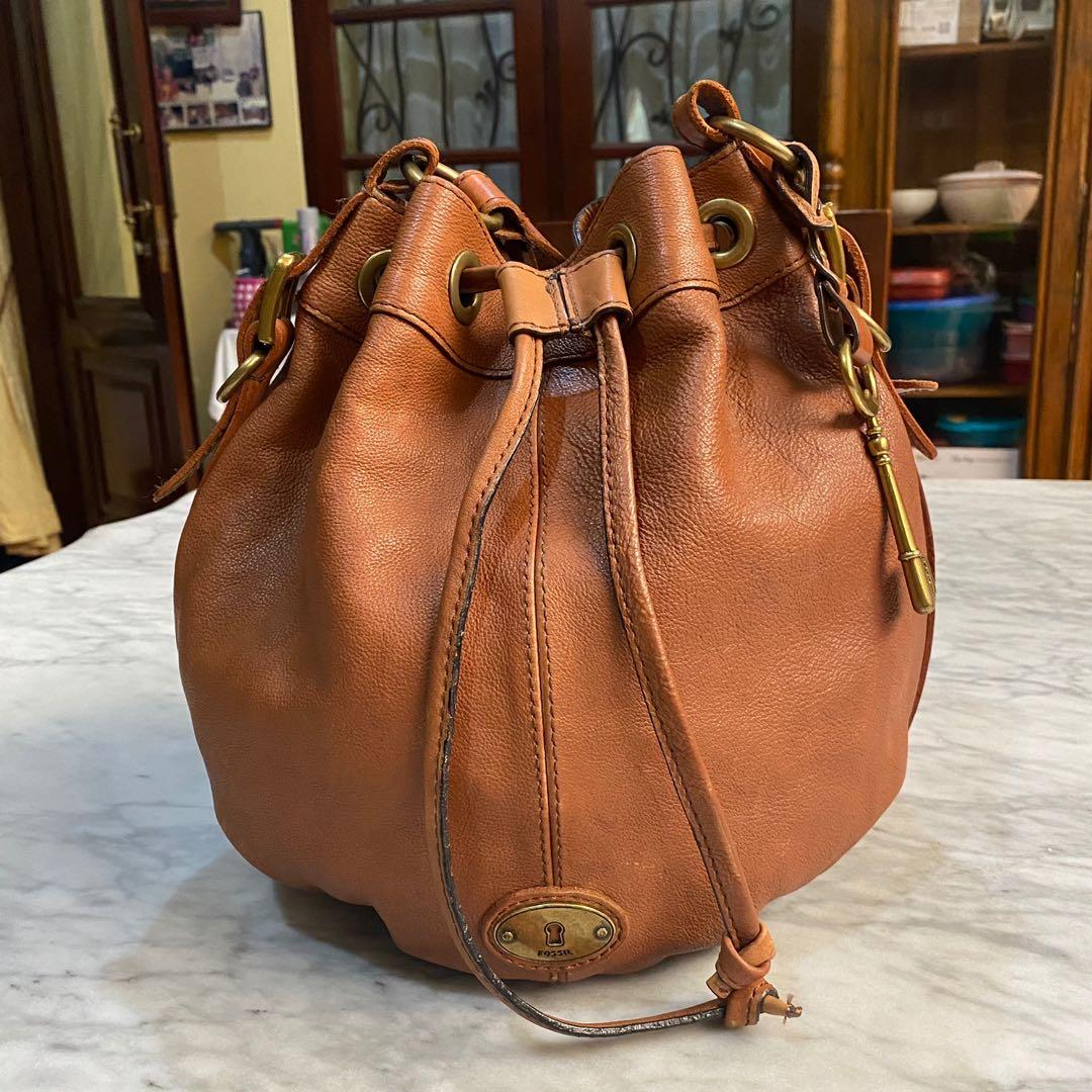 Fossil bucket bag hotsell