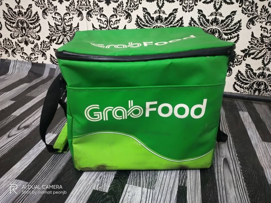 Grabfood shop sling bag