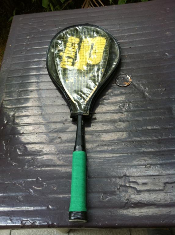 Head i110 Squash racket with Prince racket cover., Sports Equipment