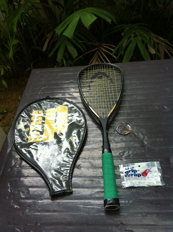 Head i110 Squash racket with Prince racket cover., Sports Equipment