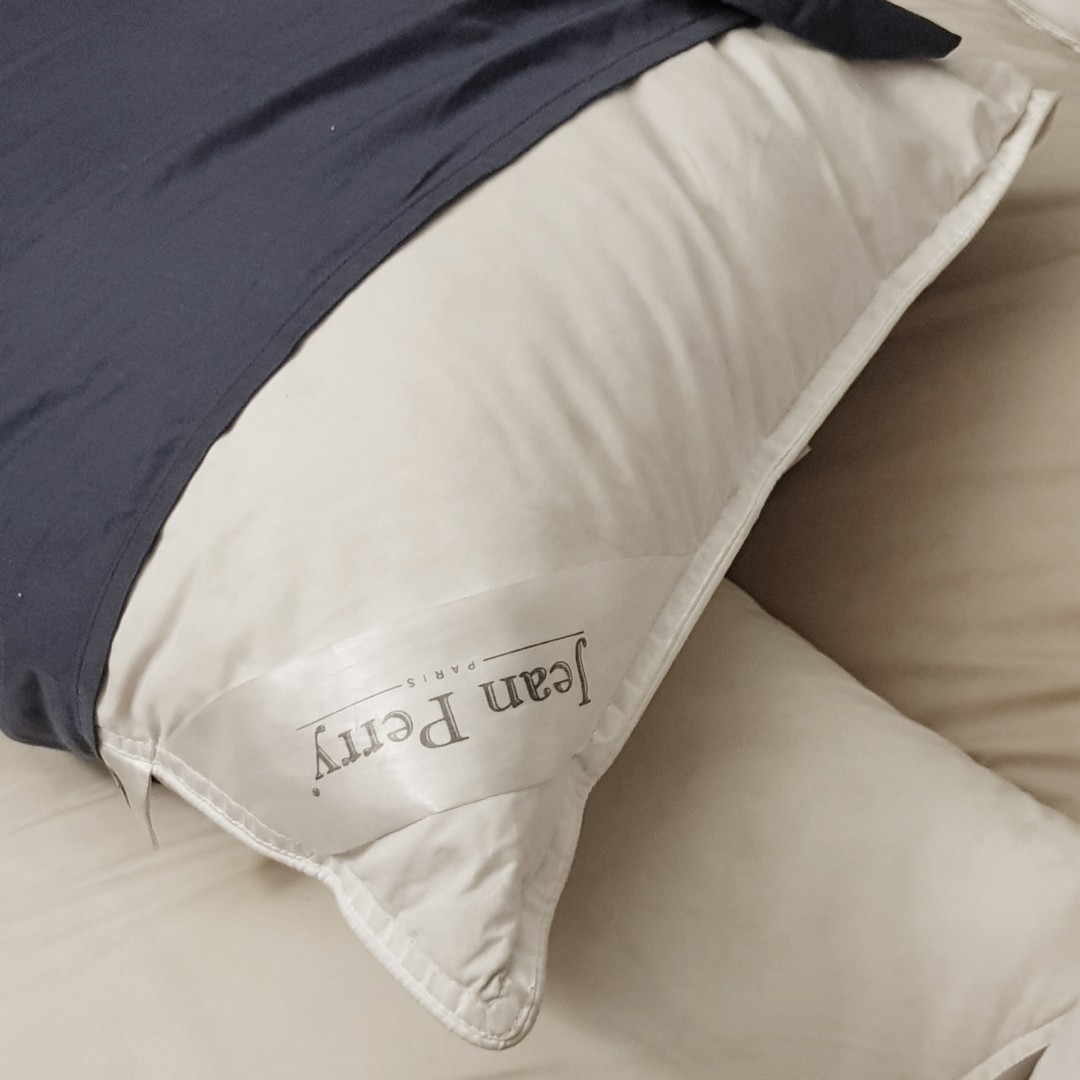 Jean perry top cotton pillow