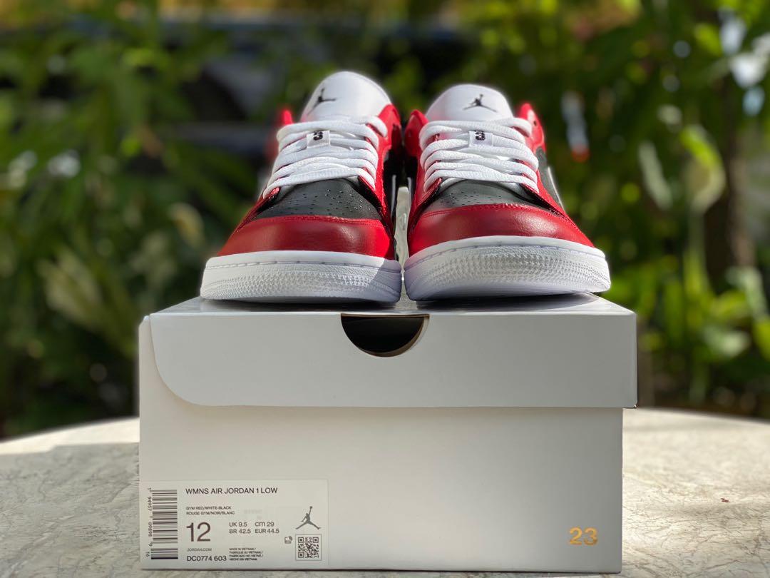 Jordan 1 Low Chicago Flip, Men's Fashion, Footwear, Sneakers on Carousell