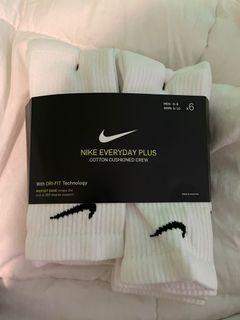 6ct- Nike Everyday Plus Cotton Cushioned Crew Socks