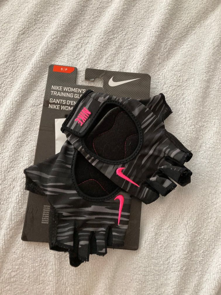 Nike women's fitness new arrivals gloves