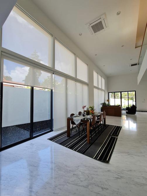 Roller Blind for homes/work spaces62863114547842111