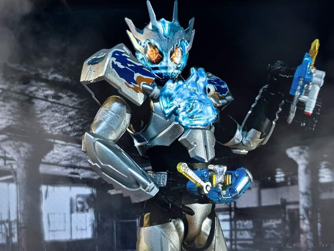 S H Figuarts Kamen Rider Cross Z Charge Hobbies Toys Toys Games On Carousell