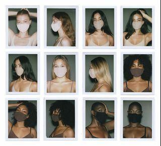 Skims Seamless Face Mask Skims Seamless Face Mask