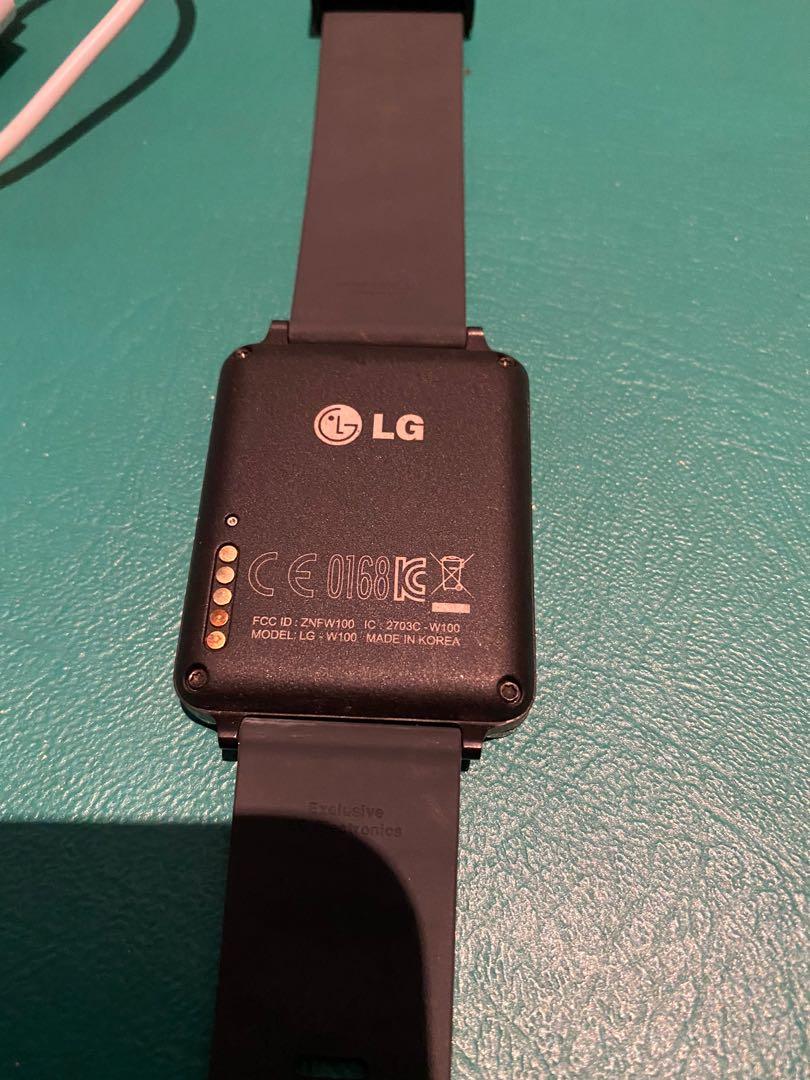Smartwatch LG W100, Barang Mewah, Jam Tangan di Carousell