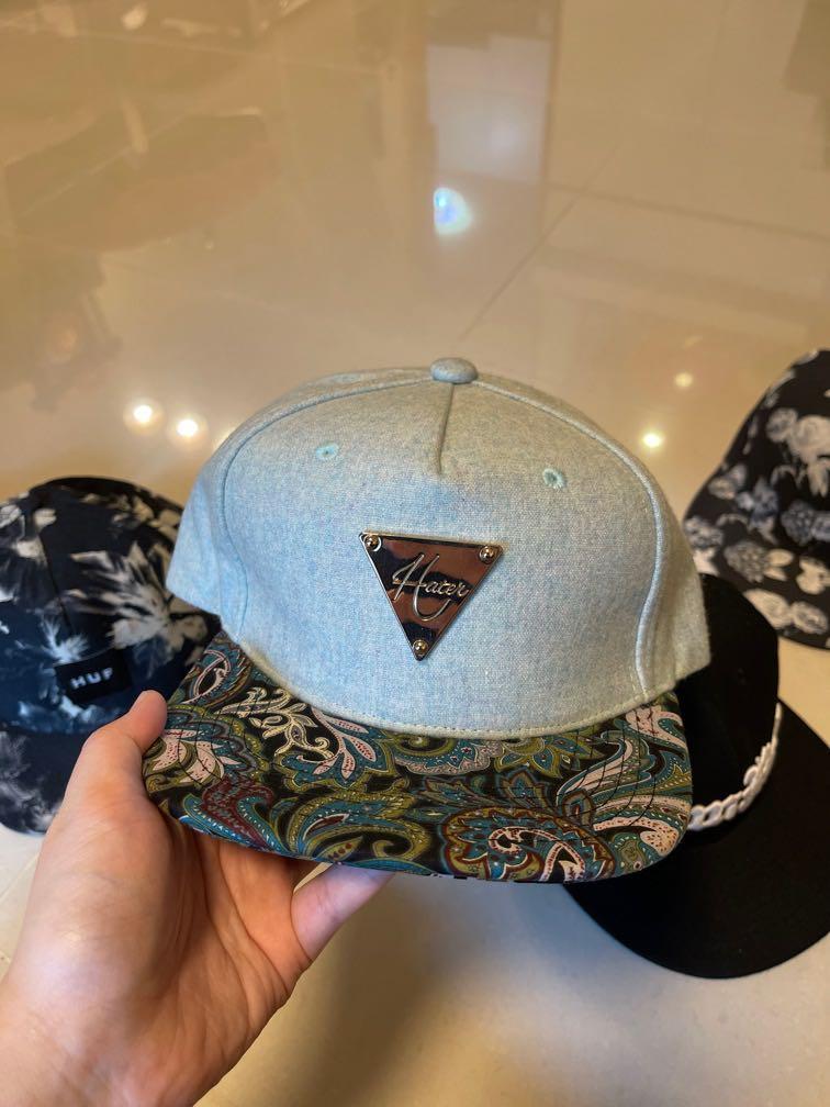 Snapbacks (Category: Caps & Hats) located in Singapore. Submitted by stjmz (Listing ID 1090324947, Image 4). Description: ALL AUTHENTIC 1. Red nike snapback BN (SOLD) 2. HUF (SOLD) 3. HATER 4. TOPMAN 5. LIMPEH (Shigga shay) SOLD.