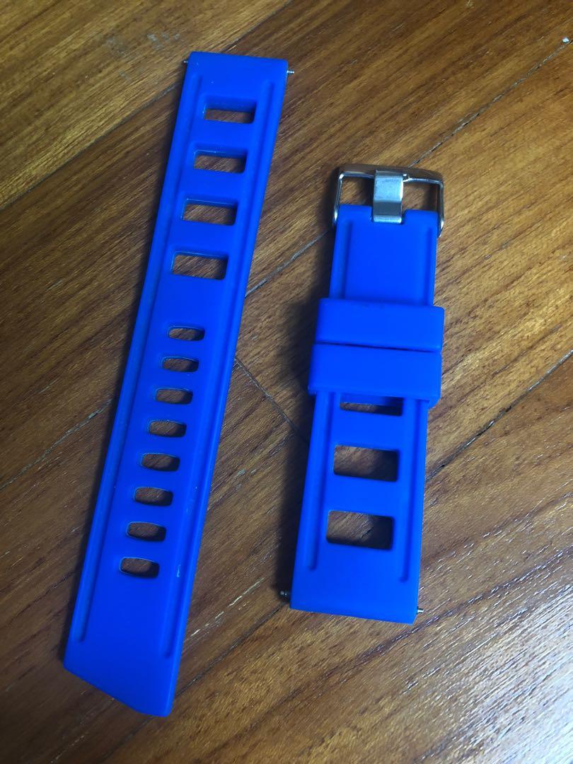 Strap posphere (Category: Wearables & Smart Watches) located in Singapore. Submitted by kluvind (Listing ID 1090303613, Image 1). Description: 22mm strap Rarely use.