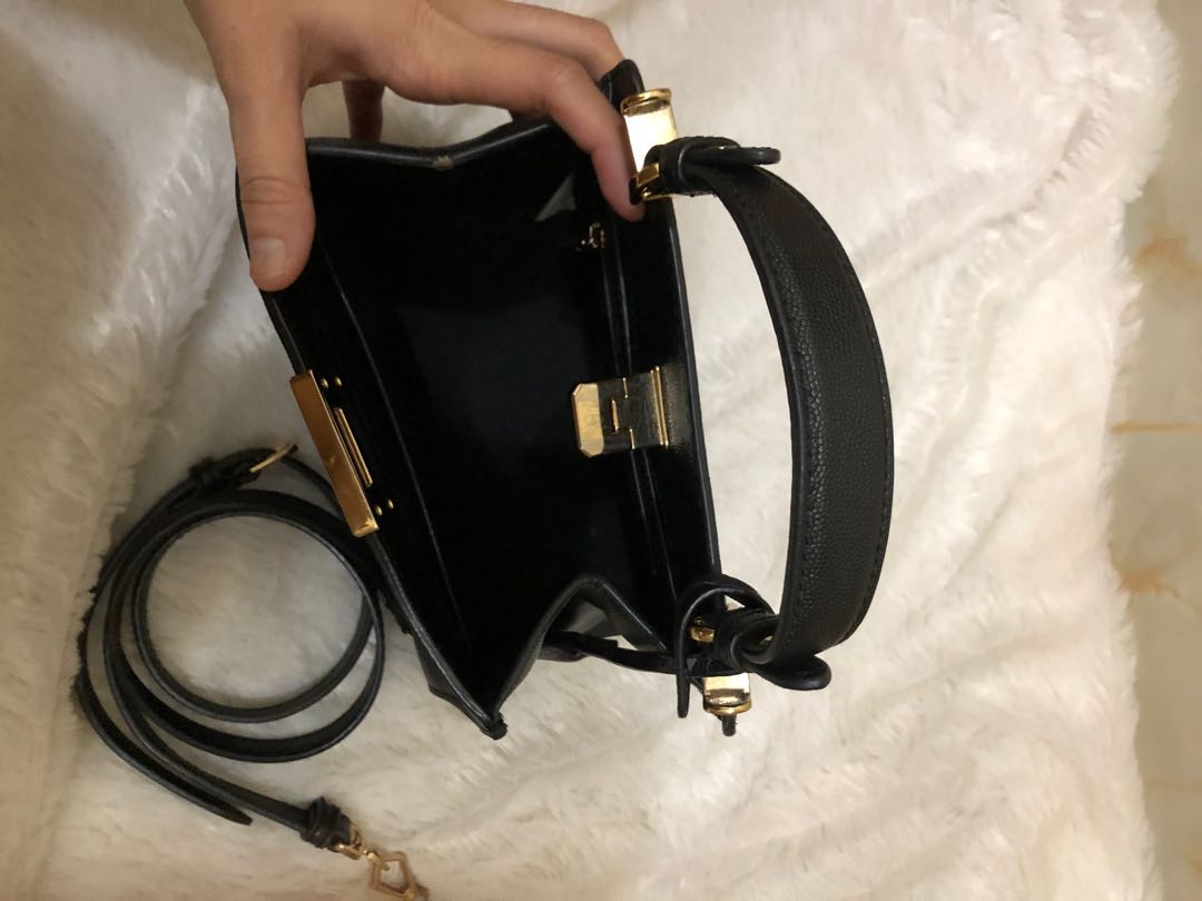Tas Charles Keith Fesyen Wanita Tas Dompet Di Carousell