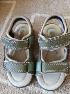 (Category: ) located in . Submitted by chinitas_closet (Listing ID 1090299677, Image 1). Description: .