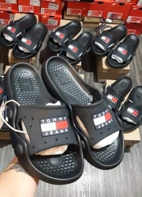 Tommy hilfiger heritage slides store