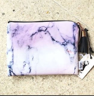 (Category: ) located in . Submitted by closet_etc (Listing ID 1090301608, Image 1). Description: .