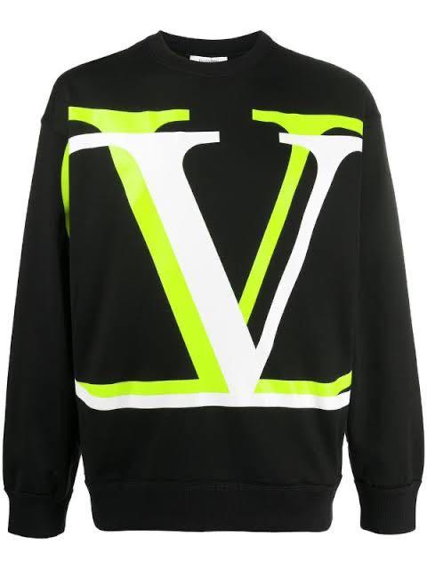 Valentino Maxi V logo sweatshirt Small (Category: Luxury Apparel) located in Makati City. Submitted by mav1001 (Listing ID 1090380611, Image 1). Description: - Brand new - size Small - 54k website price.