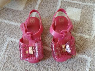 (Category: ) located in . Submitted by chinitas_closet (Listing ID 1090300087, Image 1). Description: .