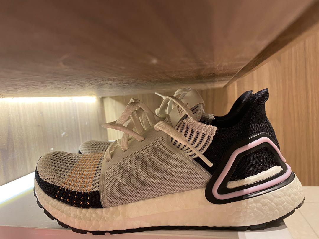 Ultra boost store 19 white/purple/black