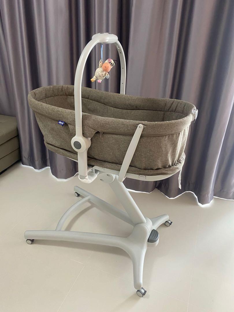 Chicco Hug 4 in 1 baby cot, portable, Babies & Kids, Baby Nursery