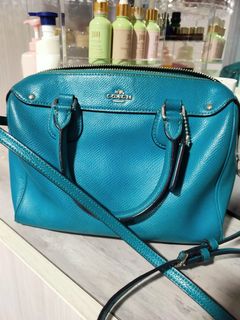 (Category: ) located in . Submitted by lovetoshopp (Listing ID 1090505323, Image 1). Description: .