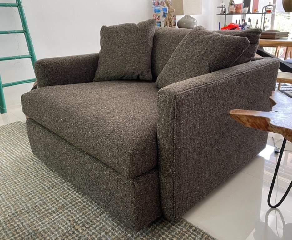 Lounge chair and store a half