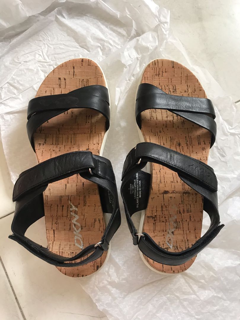 Dkny cork flip flops top